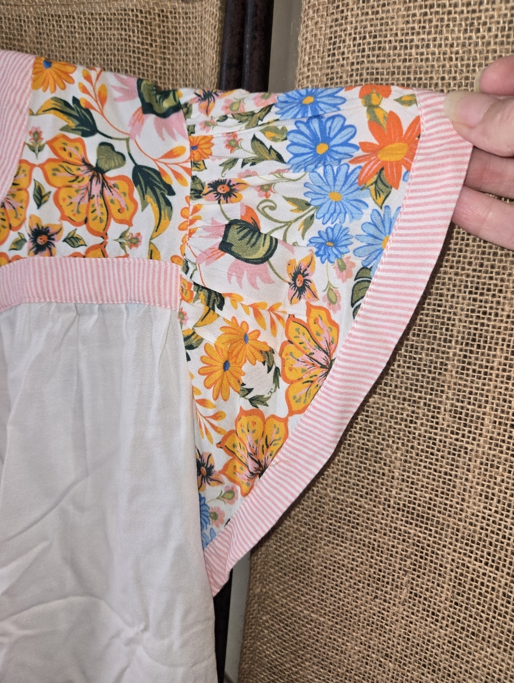 Cato Multicolor Floral Stripe White & Pink Women’s V-Neck Top Boho Medium - Picture 2 of 9
